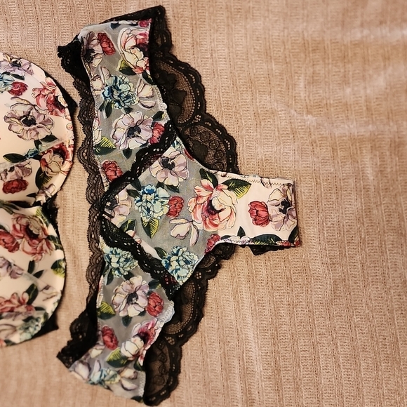 NWT Victoria secret bra and panty set push up - Picture 2 of 6